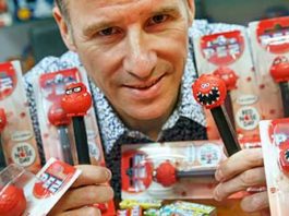 Nosey dispensers bring the laughs