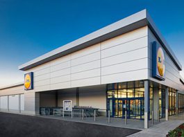 Discounters break records