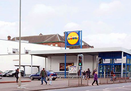 Lidl, Victoria Road, Glasgow. Appeal judges quashed its suspension.