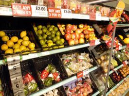 Scots behind on grocery spend Average weekly household expenditure in 2013 in Scotland on fresh fruit, at £2.80, was well below the UK rate of £3.20. Spending on vegetables other than potatoes, at £3.20, was £1 lower than the UK rate.