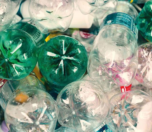 Government backs bottle deposit plan The Scottish Government has announced it plans to introduce a deposit return scheme but it is not clear if this will apply to convenience stores.
