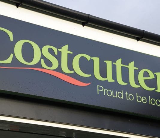 Costcutter in Co-op pact Costcutter’s supply deal with Co-op was confirmed one day after delivered wholesaler P&H entered into administration.
