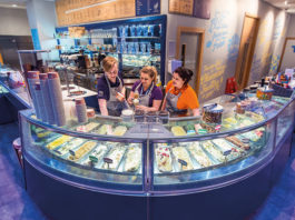 Parlour gain for Mackie