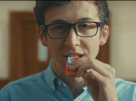 Maoam dancer ad returns Moaom advert