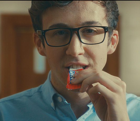 Maoam dancer ad returns Moaom advert