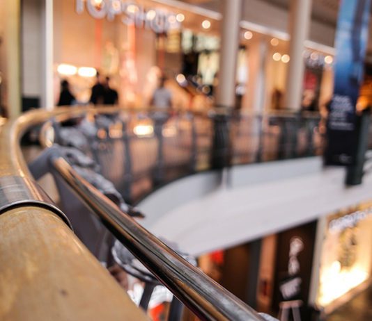 Two way radio: Keep your security staff talking