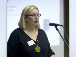 The early bird gets the licensing worm