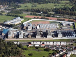 Holyrood hangs back on e-cigs Barlinnie prison