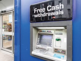 Access to free cash cut cash-machine