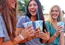 girls-drinking-milkshakes
