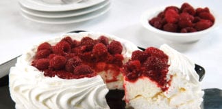 Coppenrath raspberry pavlova