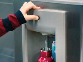Water guide for c-stores water bottle refill