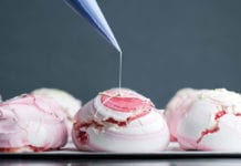 Meringue flowers