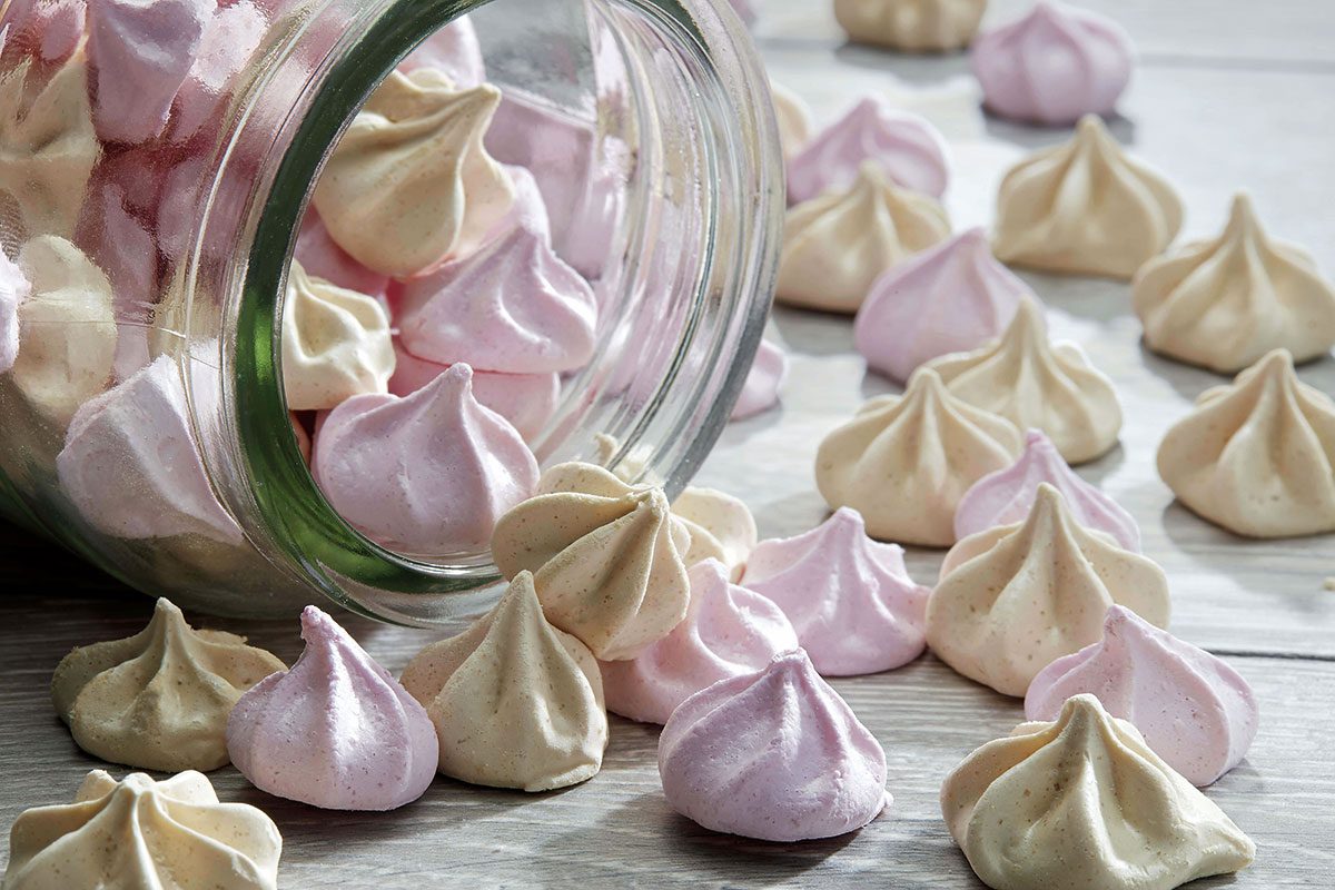 Jar with meringues