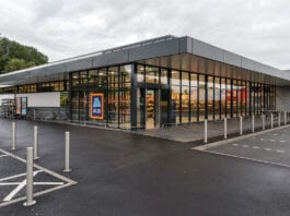 Discounter delivers Aldi store