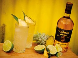 Langs back with banana