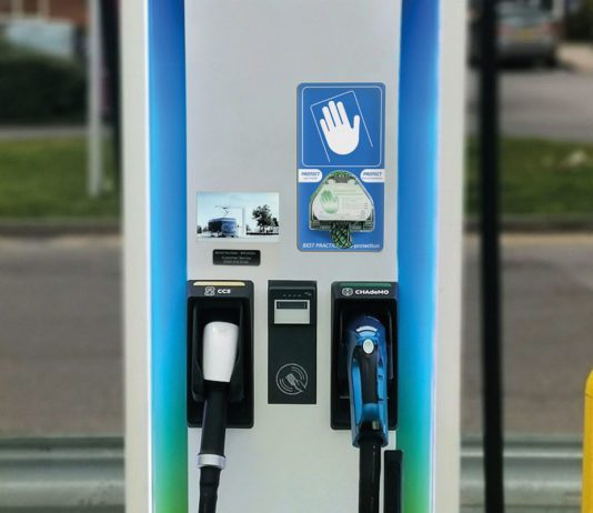 Hygiene at the charging point Griphero mounted handwash dispenser