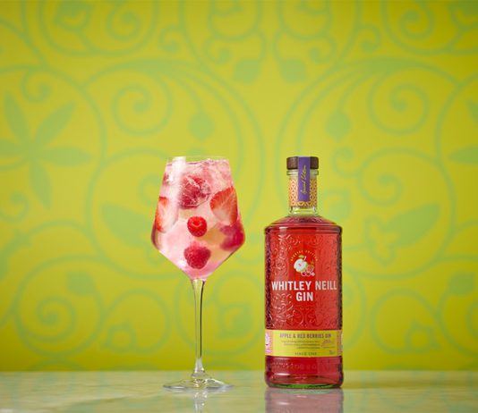 Fruity global gins