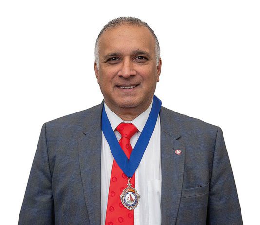 Industry leaders back FM’s DRS delay