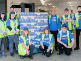 Galloway Gathering Project with FareShare Scotland a big success Martina Stocchi, of Lactalis, and FareShare's Clare O'Keeffe with Galloway Cheddar staff.