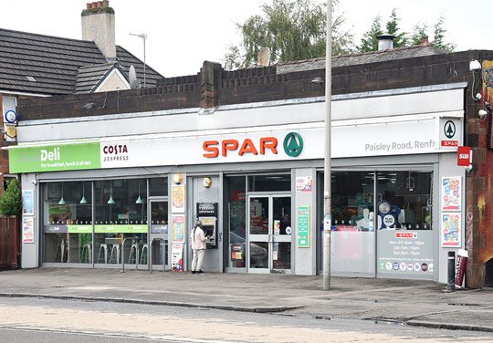 Front of the store of Spar Renfrew