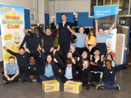 Educating youngsters about healthy breakfasts Kristian Sharp, from Weetabix, joined the Healthy Living Programme team to help educate Wellshot Primary School pupils.