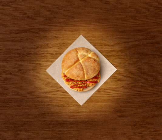 Rollover rolls out new chicken burger Rollover's new Southern Fried Chicken Burger will meet the consumer demand for such products, reckons Pilgrim's Food Masters.