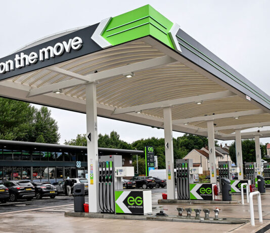 EG is On The Move in Nitshill EG On the Move forecourt site in Nitshill with a Co-op store on site.