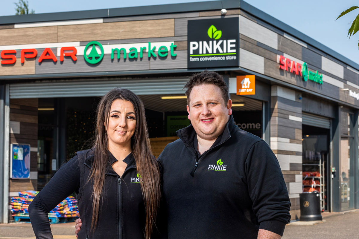 Dan & Nicole Brown stand together in front of Spar Market Pinkie Farm in Musselburgh.