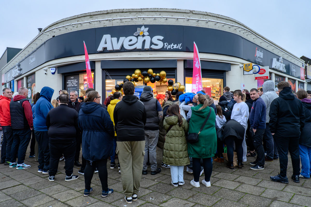 Locals flocked to the launch of the Avens Retail store at Ballingray, Fife.