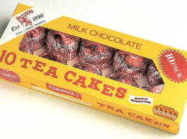 Tunnock’s teacakes are safe for take-off Packet of Tunnock's Teacakes 10 pack.