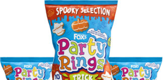 Pack shots of Fox's Party Rings Trick or Treat Minis including multipack formats and single packs.