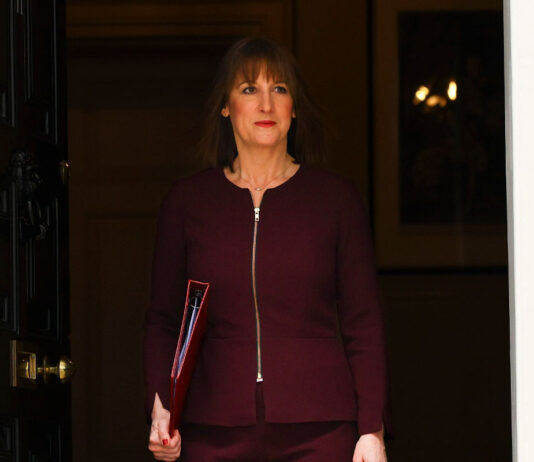 UK drinks industry calls on the Chancellor to not raise excise duty ahead of Budget Chancellor of the Exchequer Rachel Reeves leaves 11 Downing Street holding a red file.