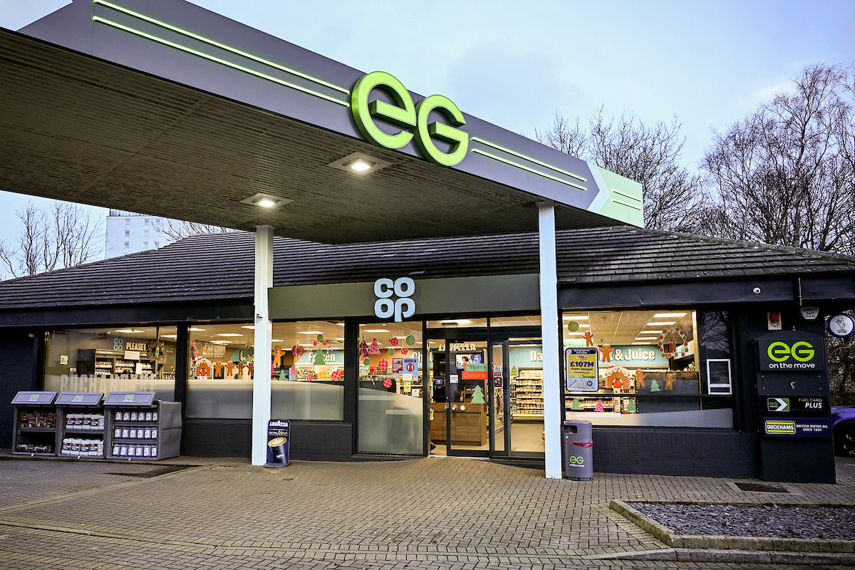 Image of the front of the EG On the Move Co-op store in East Kilbride.