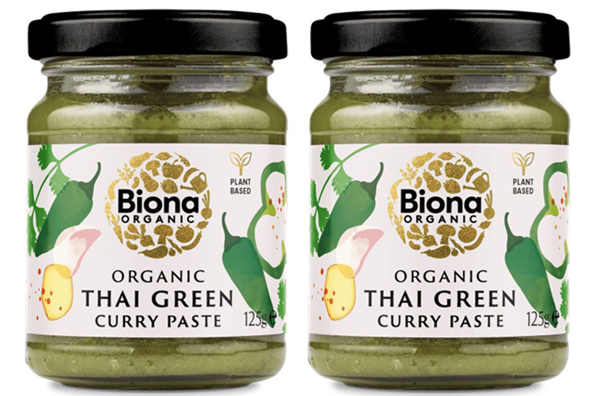 Pack shots of Biona Organic Thai Green Curry Paste.
