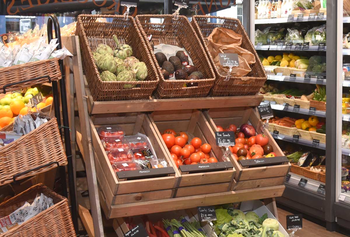 Scottish Retail Consortium (SRC) bosses are calling for Westminster and Holyrood government action after plummeting sales and footfall figures.