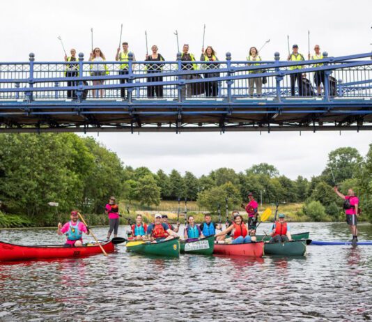 CCEP leads River Clyde clean-up with Keep Scotland Beautiful Team members from CCEP East Kilbride, Keep Scotland Beautiful and other volunteers mark cleaning up the River Clyde in Glasgow Green with some of the team members in kayaks across the river.