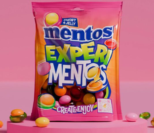 Mentos shakes up sharing segment with Experimentos A bag of Mentos Experimentos sits against a pink background with some of the sweets around the bag.