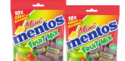 Mentos enters treat size market with Mini Mentos Pack shots of Mini Mentos Fruit Mix sharing bags.